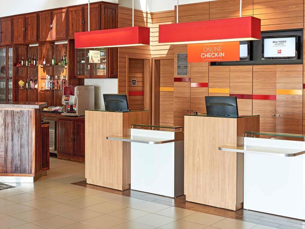 Ibis Sao Carlos Bagian luar foto