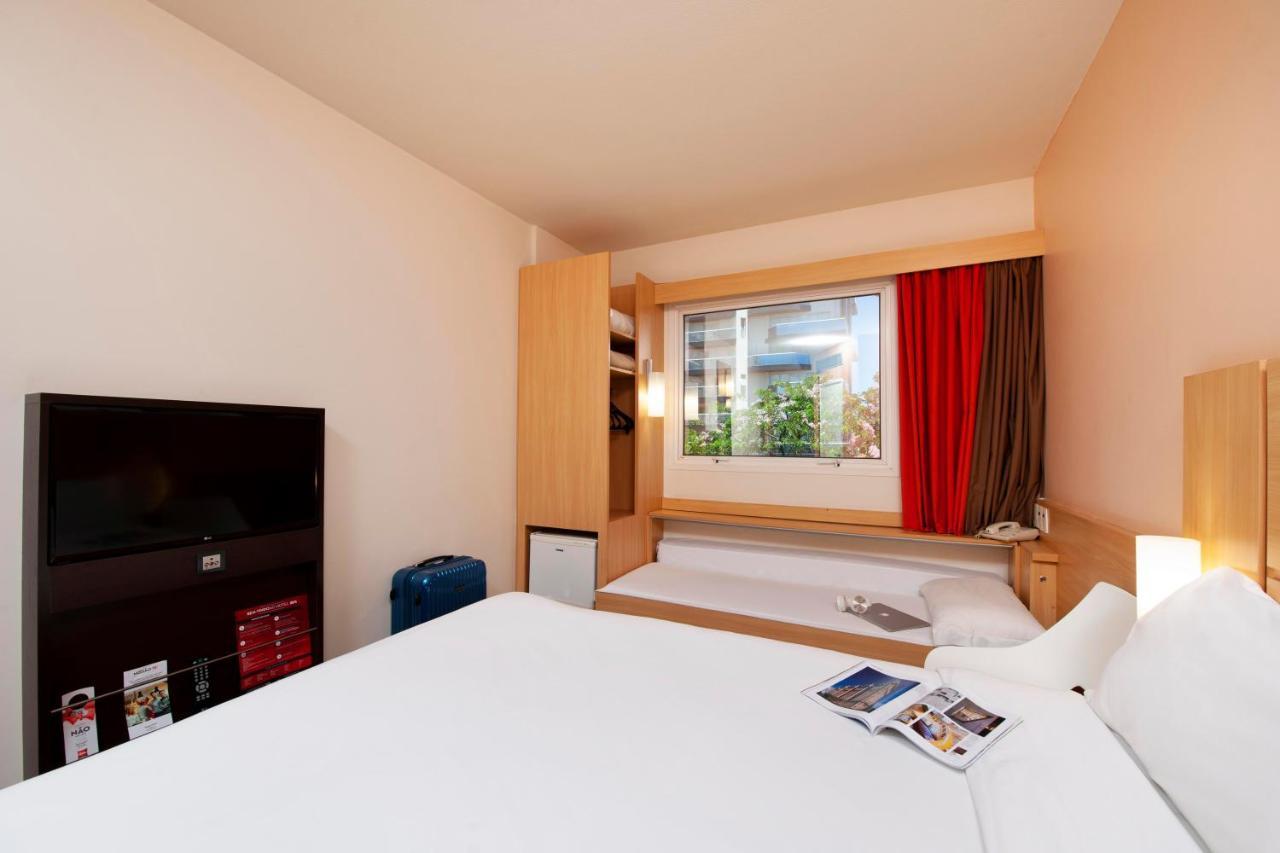 Ibis Sao Carlos Bagian luar foto