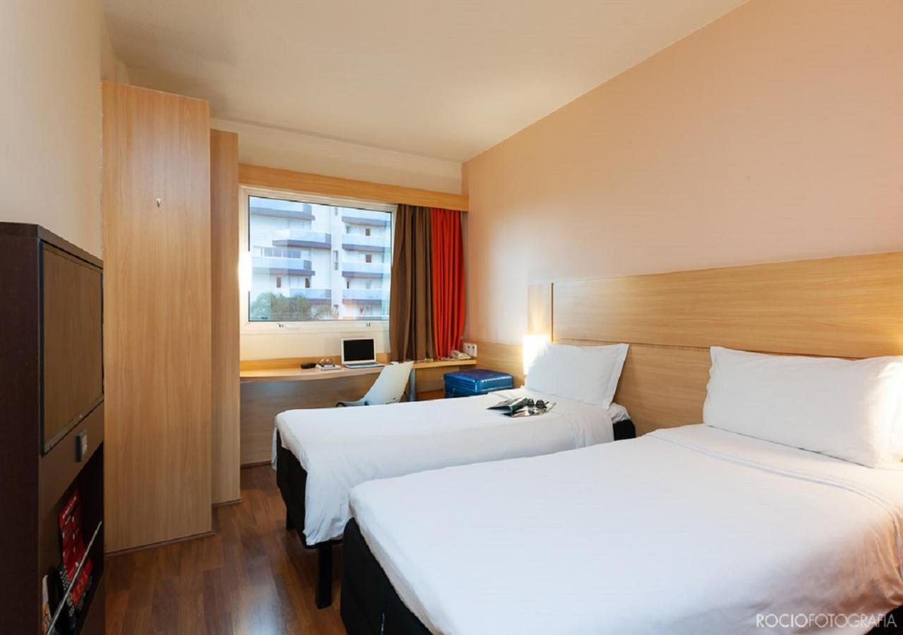 Ibis Sao Carlos Bagian luar foto